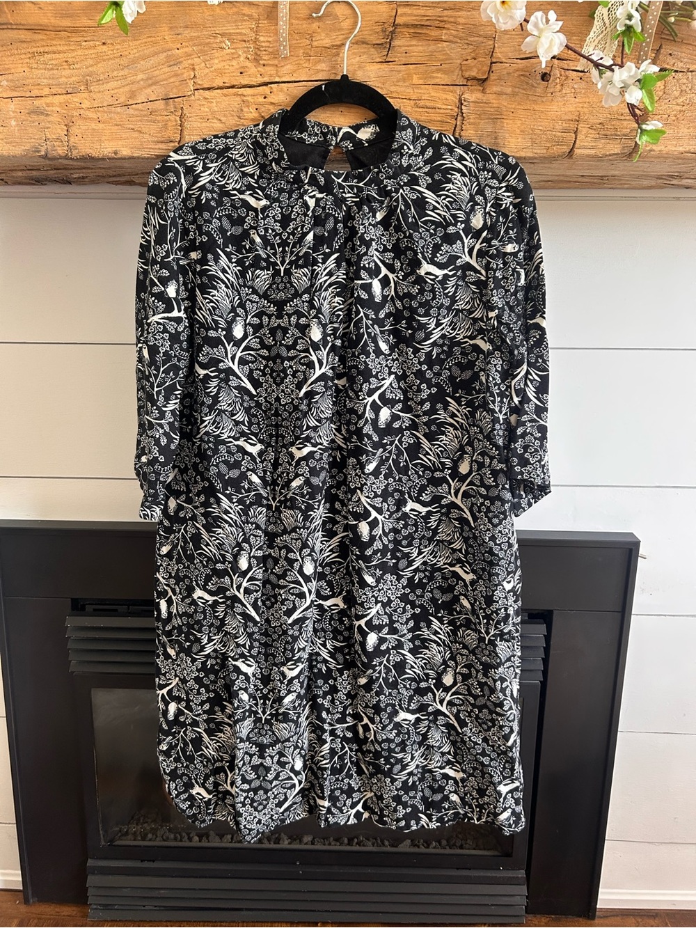 Old Navy Black and White Floral Long Sleeve Dress
